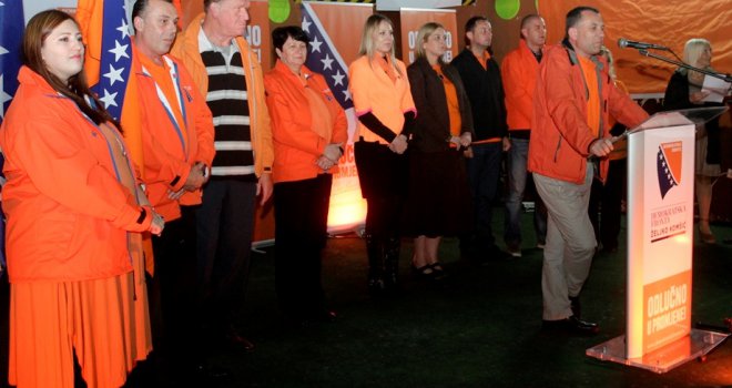 Oktobarska revolucija u narandžastom