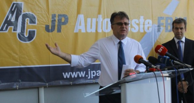  Vlada Nermina Nikšića vratila autoput sa ćorsokaka