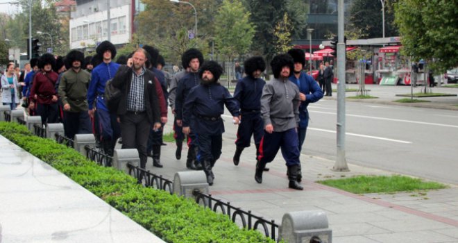 Rusi, za koje se tvrdi da su specijalci, danas prošetali Banjom Lukom