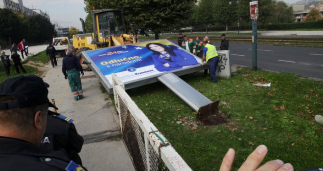 Uklonjen predizborni bilbord Stranke za BiH