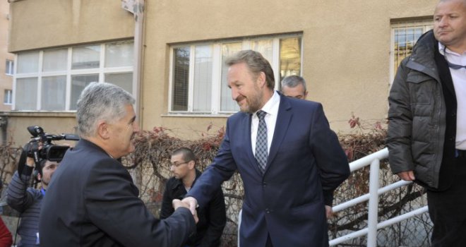 SDA-HDZ bit će baza budućih vlasti u BiH na raznim nivoima