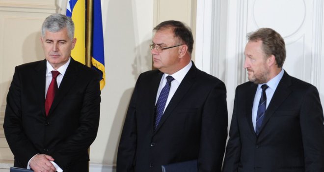 Predsjedništvo BiH oštro osudilo napad na redakciju pariškog lista