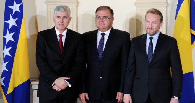 Kome Predsjedništvo BiH kupuje limuzinu od 200.000 maraka?