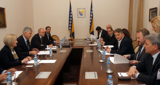 Nije isključeno da će još neko činiti parlamentarnu većinu u FBiH: Hoće li 'trojka' dobiti pratioce?