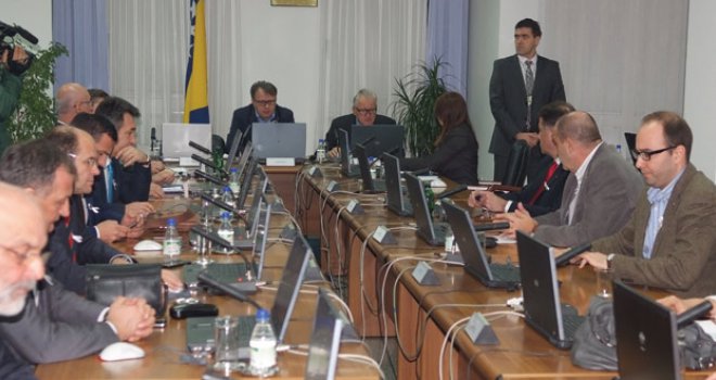 Vlada FBiH i Vijeće ministara padaju i prije izbora novih?