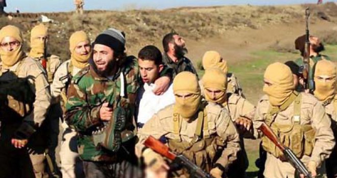 Džihadisti u Siriji srušili saveznički avion: Objavili fotografije ponižavanja pilota