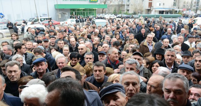 Na biralištu u Mostaru došlo do verbalnih sukoba, intervenisali specijalci