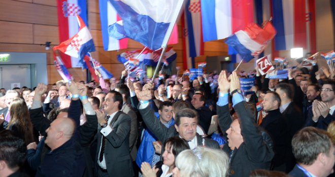 Pjesma i euforija u izborznom stožeru HDZ-a: Očekujemo pobjedu Kolinde