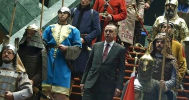 Sultan Erdogan: Ovako turski predsjednik dočekuje strane delegacije