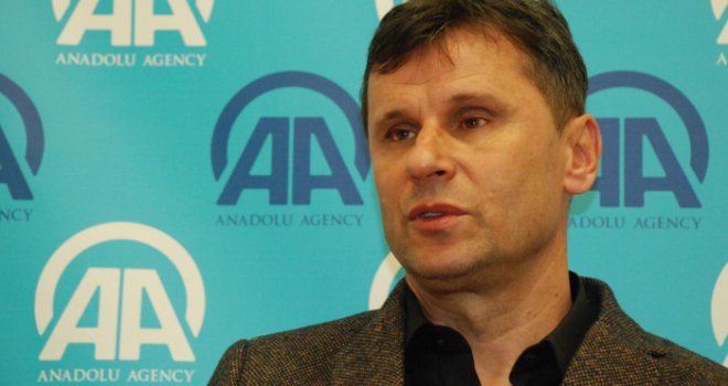 Novalić nastavlja objašnjavati, a građani se zgražaju: Otići ću u RS da jedem k'o žena!