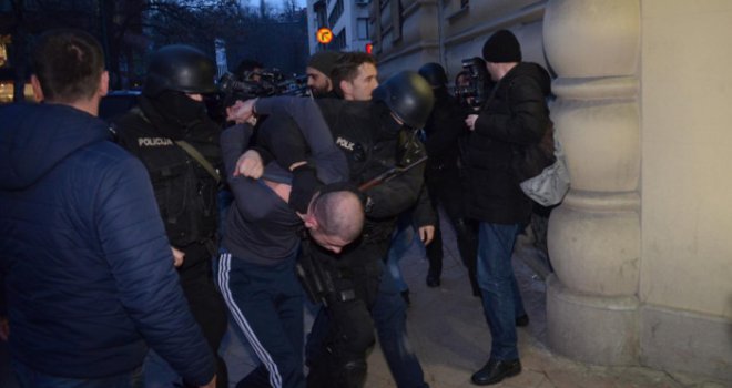 Otkriveni detalji o sarajevskim piromanima: Palili auta pa išli u pljačke