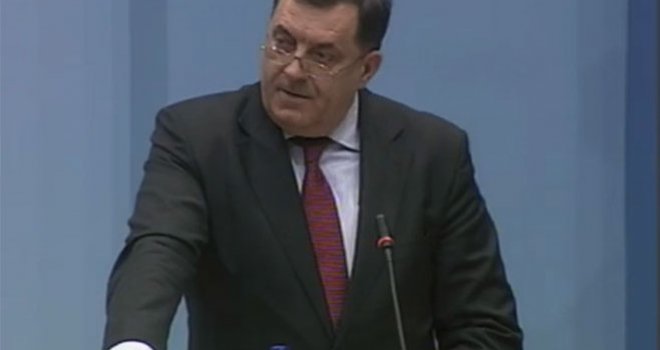 Dodik i dalje ljut zbog uskraćene vize za SAD:  Javno ću se odreći pasoša BiH, imam isprave Srbije!