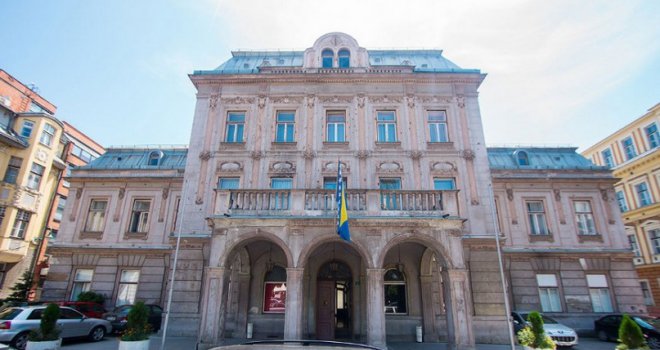 Pripadnici Oružanih snaga BiH munjevitom intervencijom spriječili samoubistvo stranog državljanina u Sarajevu