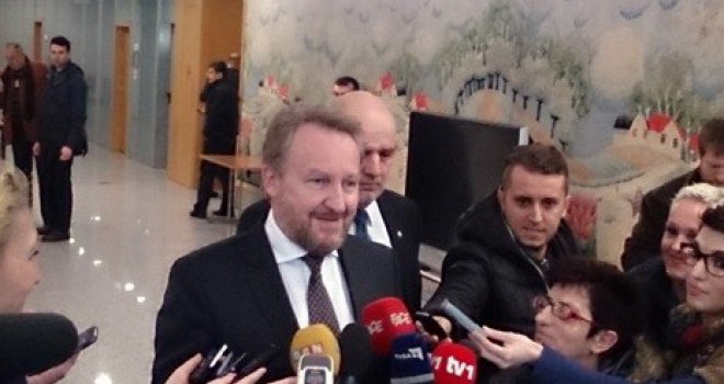  Izetbegović: Neko namjerno truje odnose između DF-a i SDA! Komšiću nismo dali povoda da se naljuti...