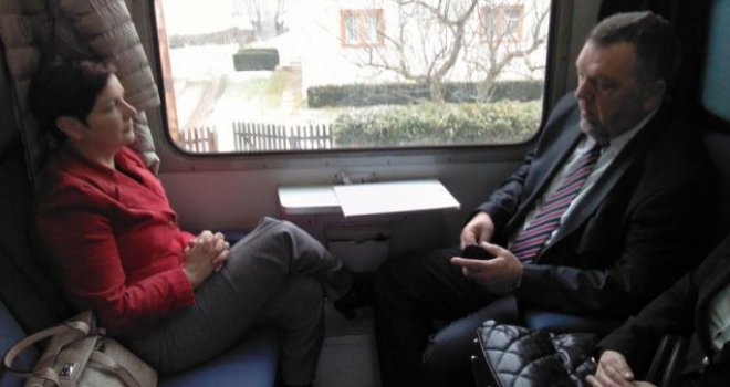 I to je moguće: Ministar na sastanak u Doboj doputovao vozom!