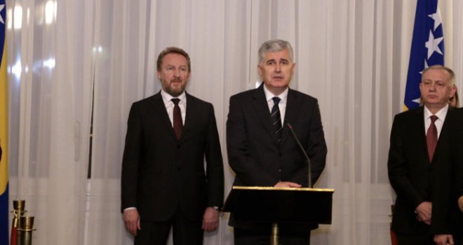 Nove karte na stolu: Izetbegović traži zamjenu DF-u, u vlast stižu nove stranke?!