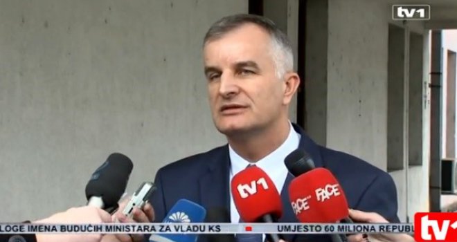 Uhapšeni Crnjac tvrdi da mu Lijanović nije platio 17 000 KM za lijepljenje plakata: U 'Radom za boljitak' sve demantirali