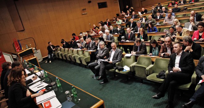 SDP BiH traži hitnu sjednicu Parlamenta FBiH: Socioekonomska i sigurnosna situacija je alarmantna!