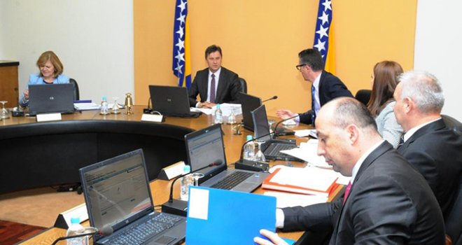 DF: Ako prođe Novalićeva uredba, izlazimo iz vlasti, ne želimo biti dio tima za pljačku državnih kompanija