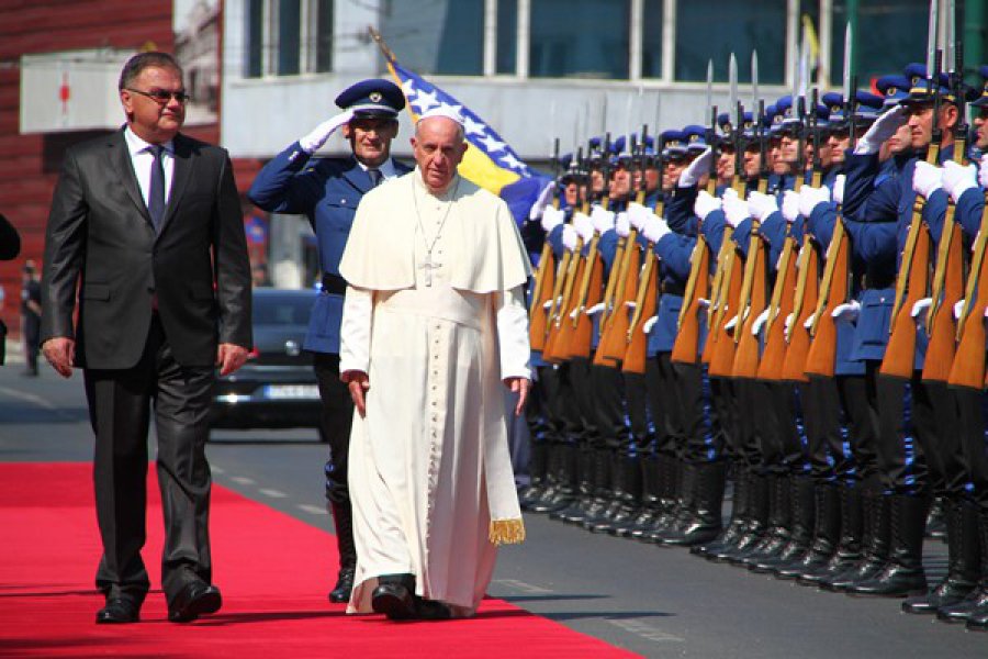 papa-franjo-i-ivanic