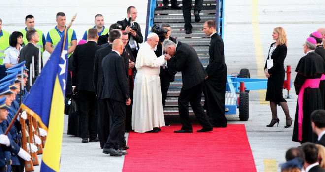 Papa Franjo napustio našu zemlju: Današnji datum ostat će zlatnim slovima upisan u historiju BiH