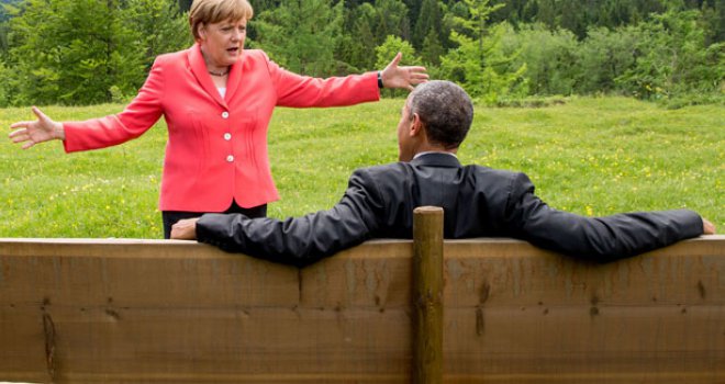 Obama se izvalio, a Merkel u elementu: Pogledajte fotografiju koja će ući u historiju