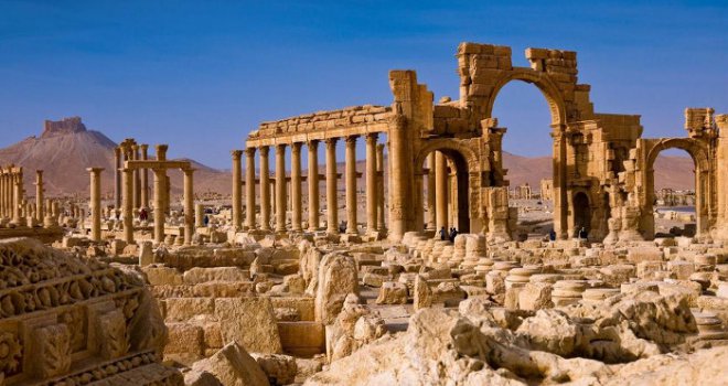 Sirijska  vojska od ISIL-a ponovo osvojila Palmiru, ali pogledajte šta je ostalo od drevnog antičkog grada...  