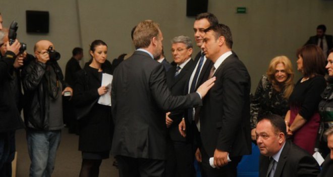 Opasna razilaženja u SDA: Od Bakira Izetbegovića traži se smjena Asima Sarajlića