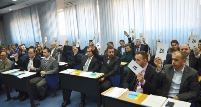 Vlada Tuzlanskog kantona pred raspadom: Od četvrtka SBiH umjesto DF-a i novi premijer?!