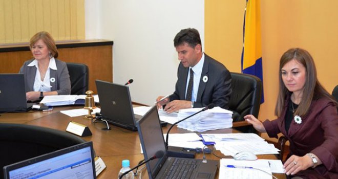 Počele uštede: Vlada FBiH reže plate za deset posto