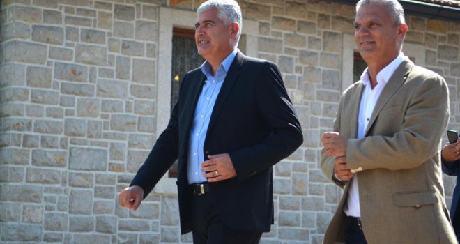 Radončić prekinuo godišnji: Bili smo samozatajni, moguće je da počne neki novi proces nakon izbora