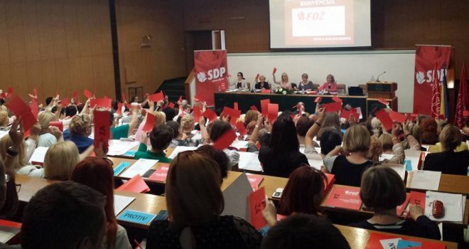 Neprihvatljivo je sprovoditi anketu o najseksipilnijoj političarki SDP-a, one nisu zabavljačice!