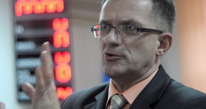 Budžet USK nikad u većoj krizi, ali premijer ne mora da brine za svoj džep: Evo koliko stavlja u njega