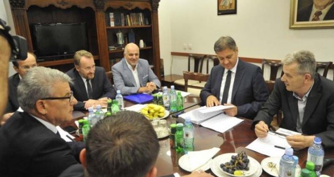 SDA će u narednih deset dana za odvojeni sto s Radončićem i Komšićem: Ko će konačno u tu iščekivanu koaliciju?!