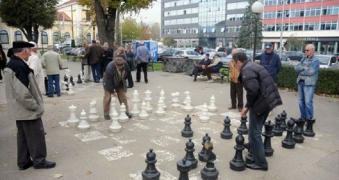 Da li nove izmjene Zakona o PIO definitivno ukidaju vanredno povećanje penzija u FBiH?!