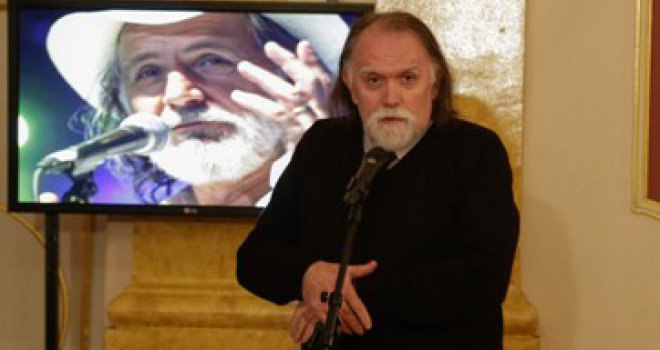 Radetu Šerbedžiji uručen 'Zlatni lovorov vijenac': Za mene je vrhunac umjetnosti sarajevski teatar za vrijeme rata, njegovi glumci...