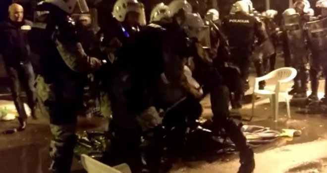 Crna Gora na ivici građanskog rata: Policija brutalno napala i rasturila mirne proteste
