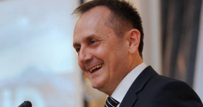 MOST se već počeo raspadati: Iz stranke izbačen jedan od najviših funkcionera