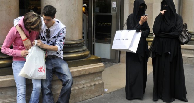 Simbol svega čega se fanatici boje: Zašto džihadisti 'udaraju' baš na Pariz?!