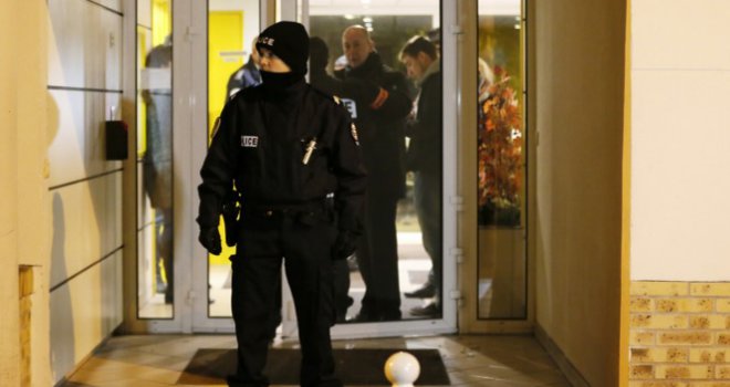 Panika u Parizu, evakuacija u toku: Francuski vojnik pucao u naoružanog čovjeka ispred muzeja Louvre