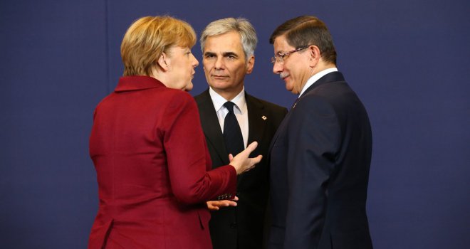 Njemački političari bijesni na kancelarku: Zbog Merkelove se bojimo Turske i Erdogana!