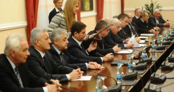 U RS-u još 16 stranaka i udruženja podržalo izjavu protiv odluke Ustavnog suda BiH