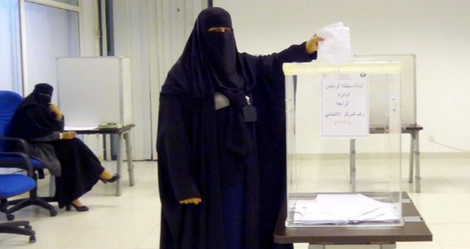 Žene prvi put glasaju na izborima, a mogu biti i birane: Tokom kampanje morale govoriti iza zavjese?!?