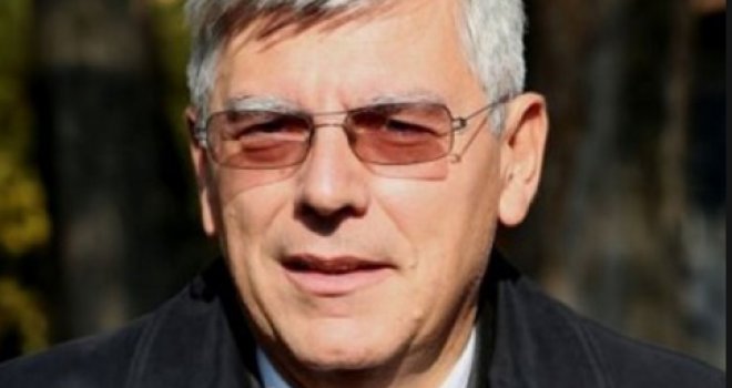 Nakon Reinerovog napuštanja parlamenta jer nije bilo hrvatske zastave, iz NSRS-a stiglo pojašnjenje o protokolu