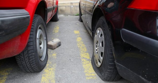 Prevaranti na Jadranu nikad kreativniji: Prvo vam probuše gume, a onda...