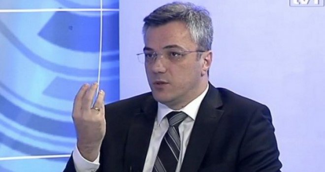 Tadić: Za političare je korisno da se društvo razjedinjava