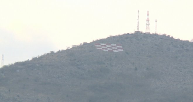 Iz SDA Mostar oštro prozvali gradonačelnika: Po čijem nalogu se na javnim površinama smije izražavati nacionalizam?