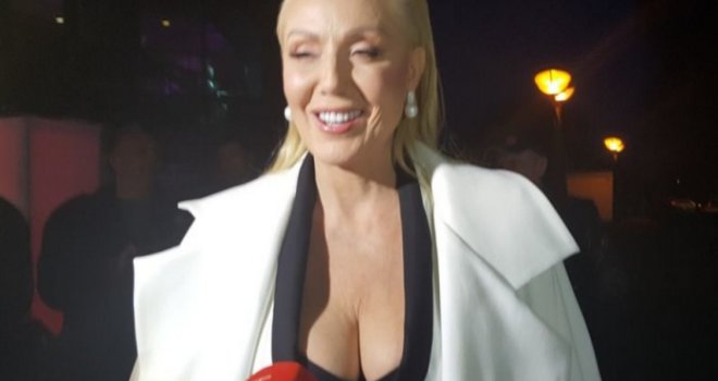 Poznata vam je Fahreta, a znate li ko je Faketa? Ovako izgleda Brenina sestra!