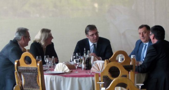 Vučić nakon susreta s predsjednikom RS: Važno je što Dodik dolazi na otvaranje fabrika u Srbiji