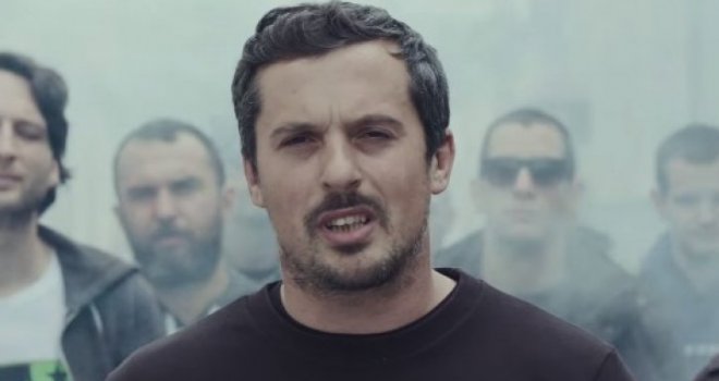 'Bomba' koja je uzdrmala Srbiju: Od rođenja mozak ti se truje... Sistem te laže, ne vjeruj šta ti kaže... Ustani odmah!